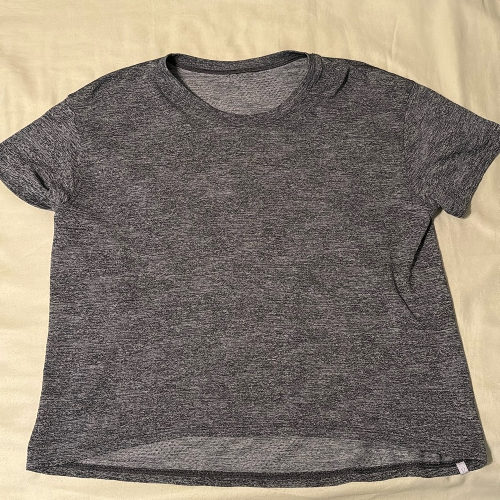 Lululemon workout shirt